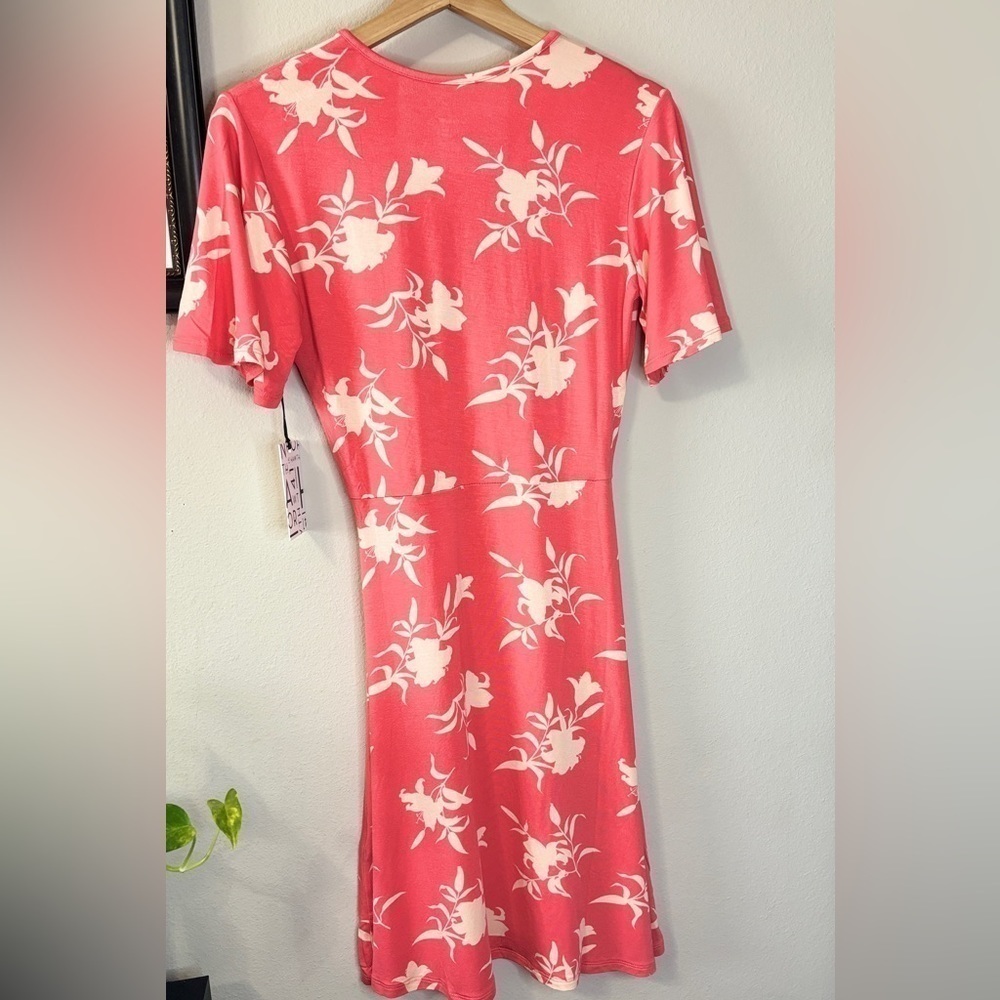 41 Hawthorn Coral Floral Dress - Picture 4 of 7